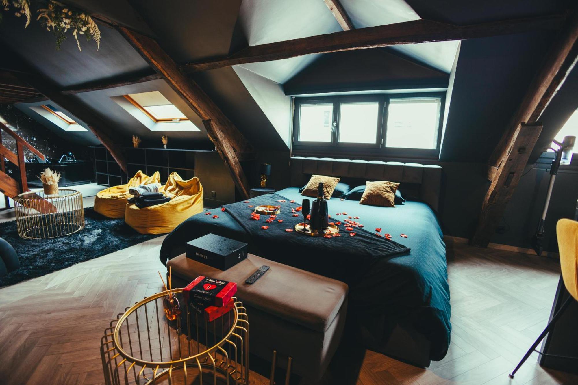 La Marble Room - Suite Balneo & Sauna Angers Extérieur photo