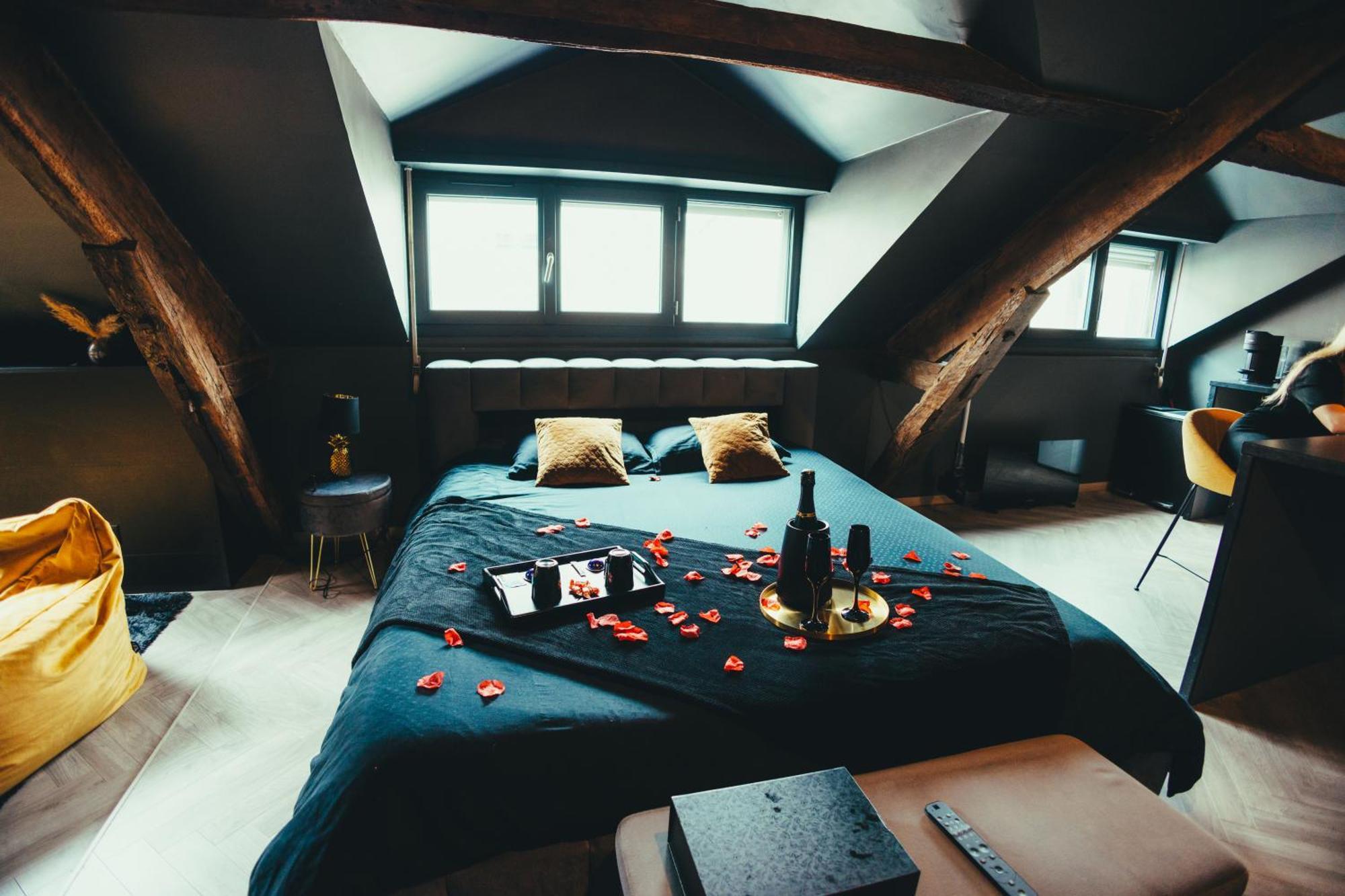 La Marble Room - Suite Balneo & Sauna Angers Extérieur photo