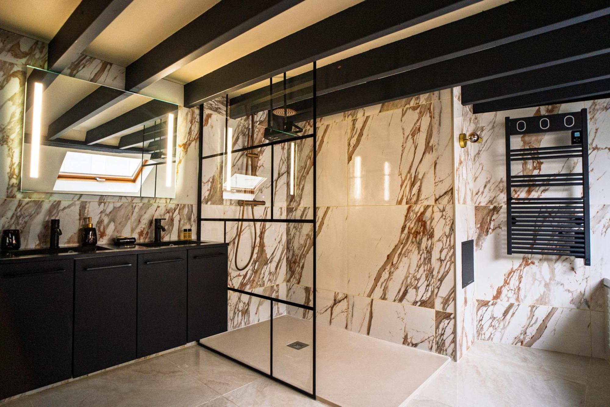 La Marble Room - Suite Balneo & Sauna Angers Extérieur photo