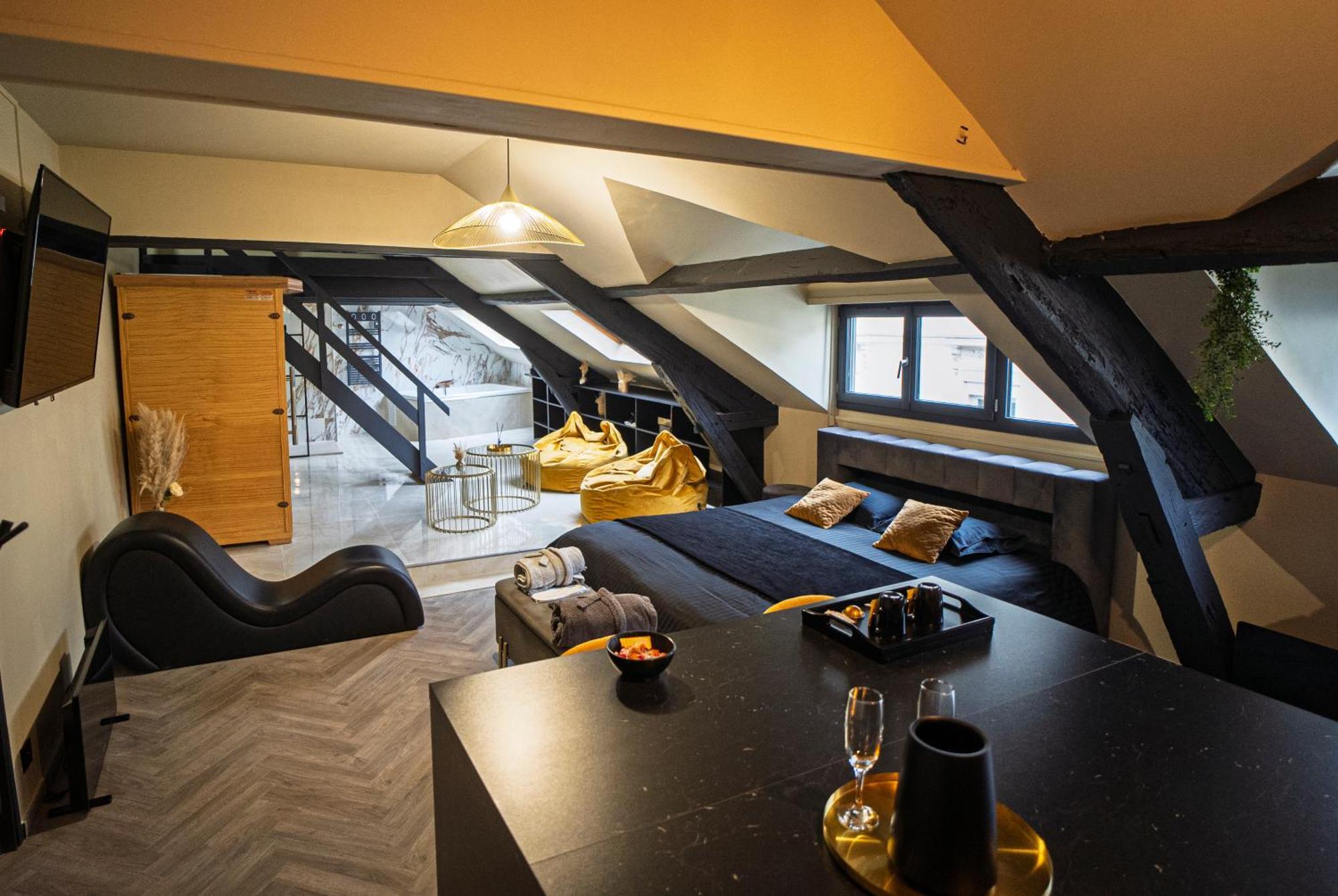 La Marble Room - Suite Balneo & Sauna Angers Extérieur photo