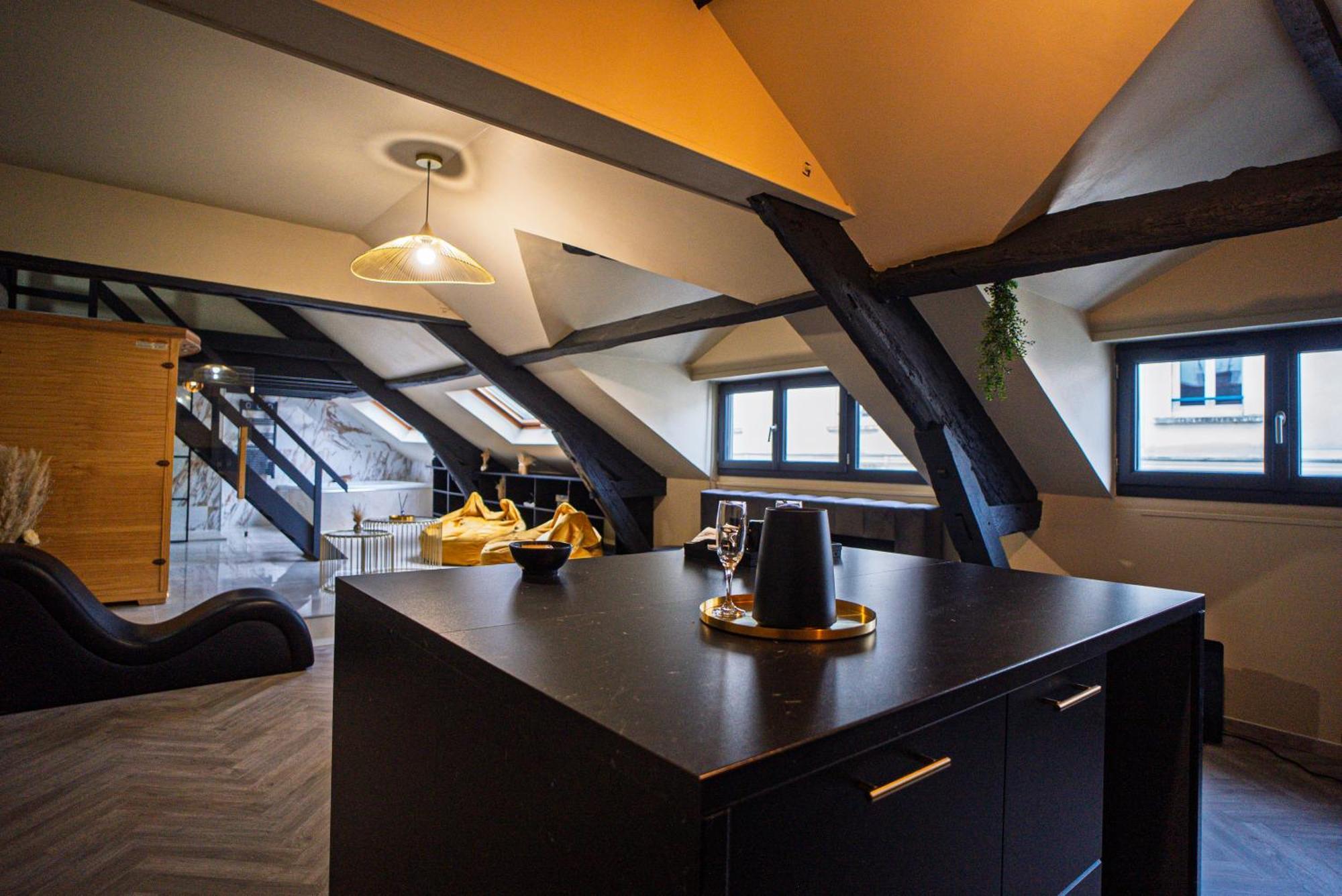 La Marble Room - Suite Balneo & Sauna Angers Extérieur photo