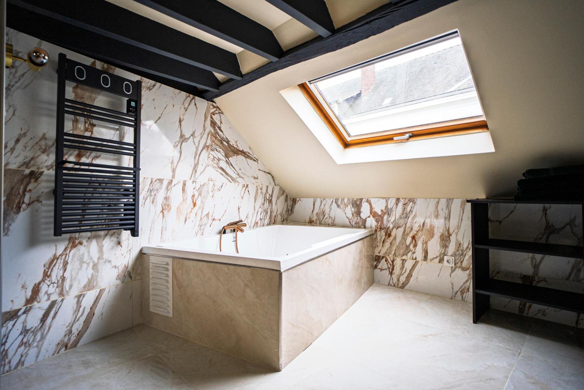 La Marble Room - Suite Balneo & Sauna Angers Extérieur photo